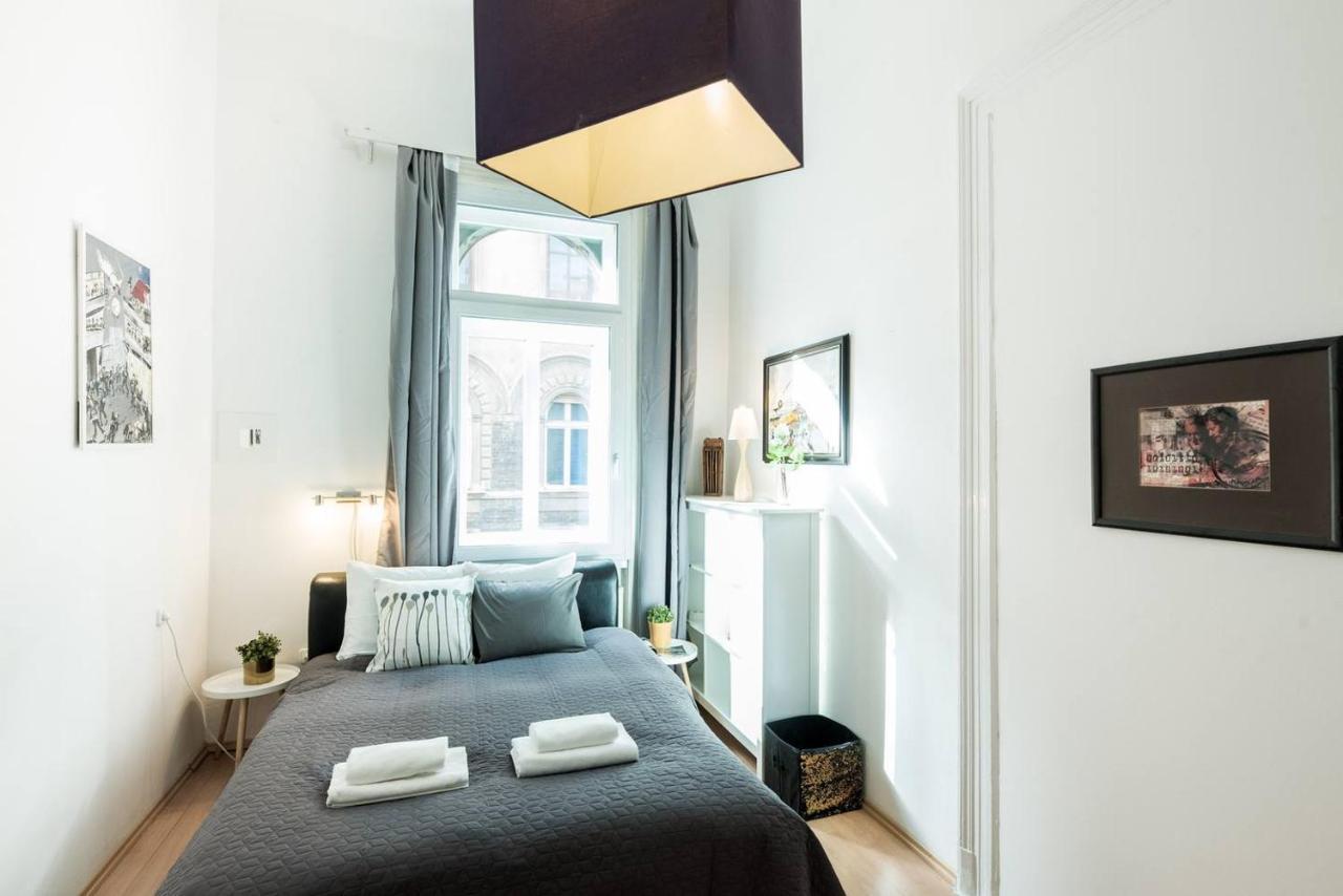 Cosy And Central Apartment With 4 Bedrooms And A/C Budapest Exterior foto