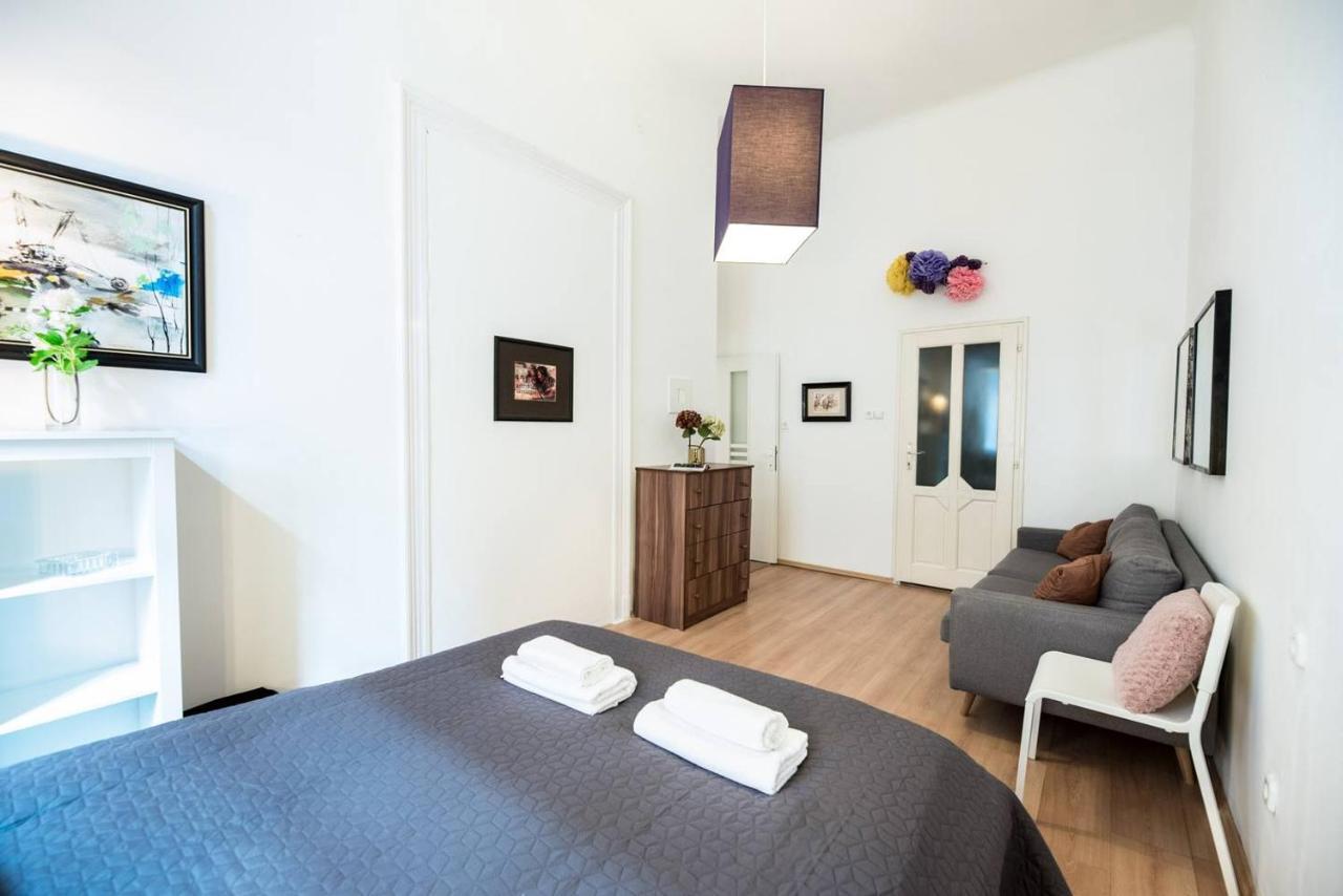 Cosy And Central Apartment With 4 Bedrooms And A/C Budapest Exterior foto